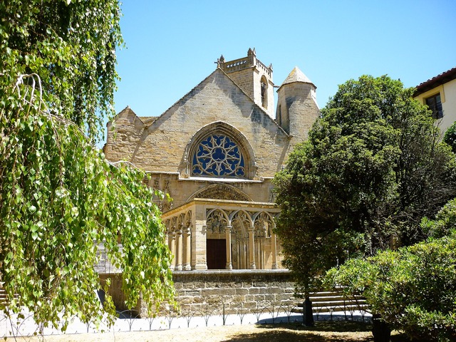 Plaza de Los Teobaldos - Igreja Santa Maria ao Fundo